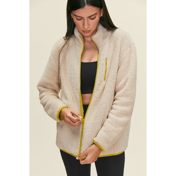 Girlfriend Collective Cream Full-Zip Fleece - Picture 3 of 8